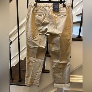 Brand New Gap Slim City Crop pants Size 8